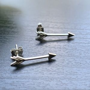 Sliver arrow earrings w/back piece